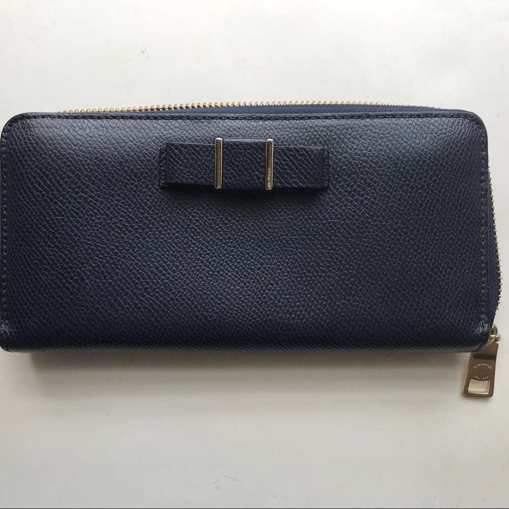 COACH blue bow DARCY Wallet saffiano zip around